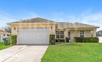 3926 Ne 22nd Pl - Photo 1 of 1