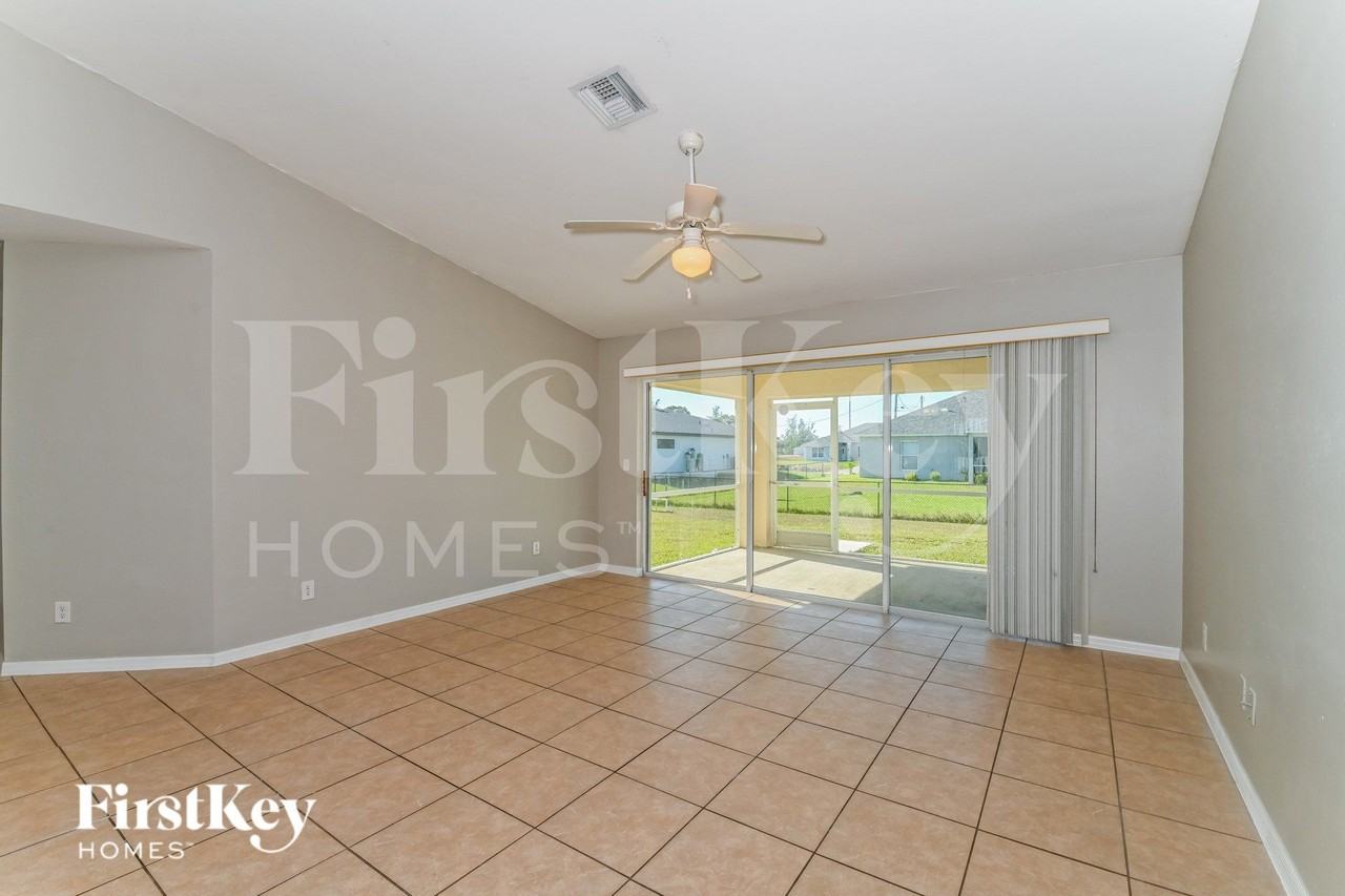 3926 Ne 22nd Pl - Photo 3 of 16