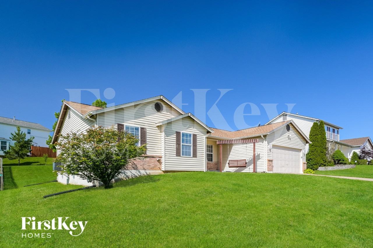 3891 Cambridge Crossing Dr - Photo 2 of 16