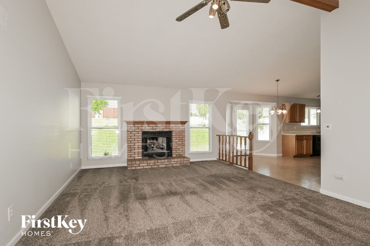 3891 Cambridge Crossing Dr - Photo 3 of 16