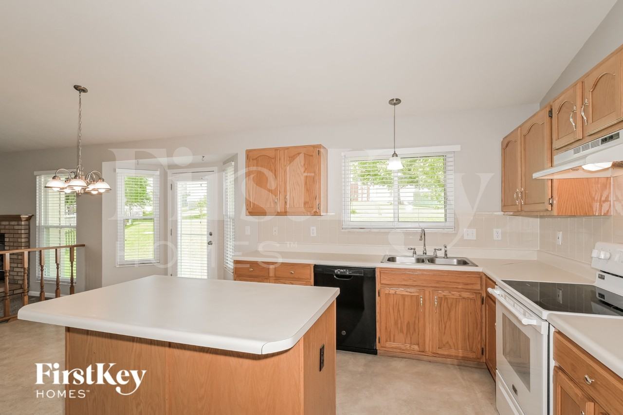 3891 Cambridge Crossing Dr - Photo 6 of 16