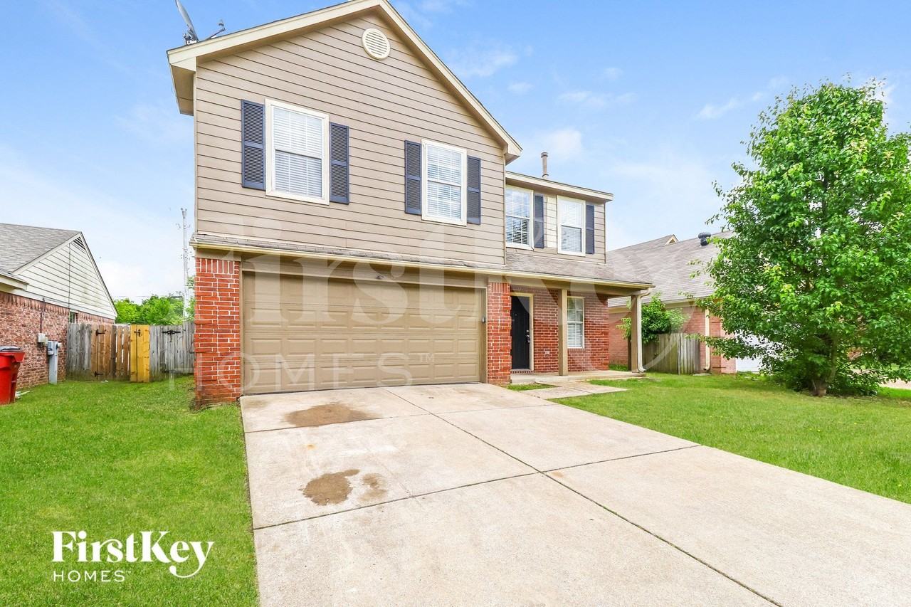 1342 Chatman Cv - Photo 2 of 15