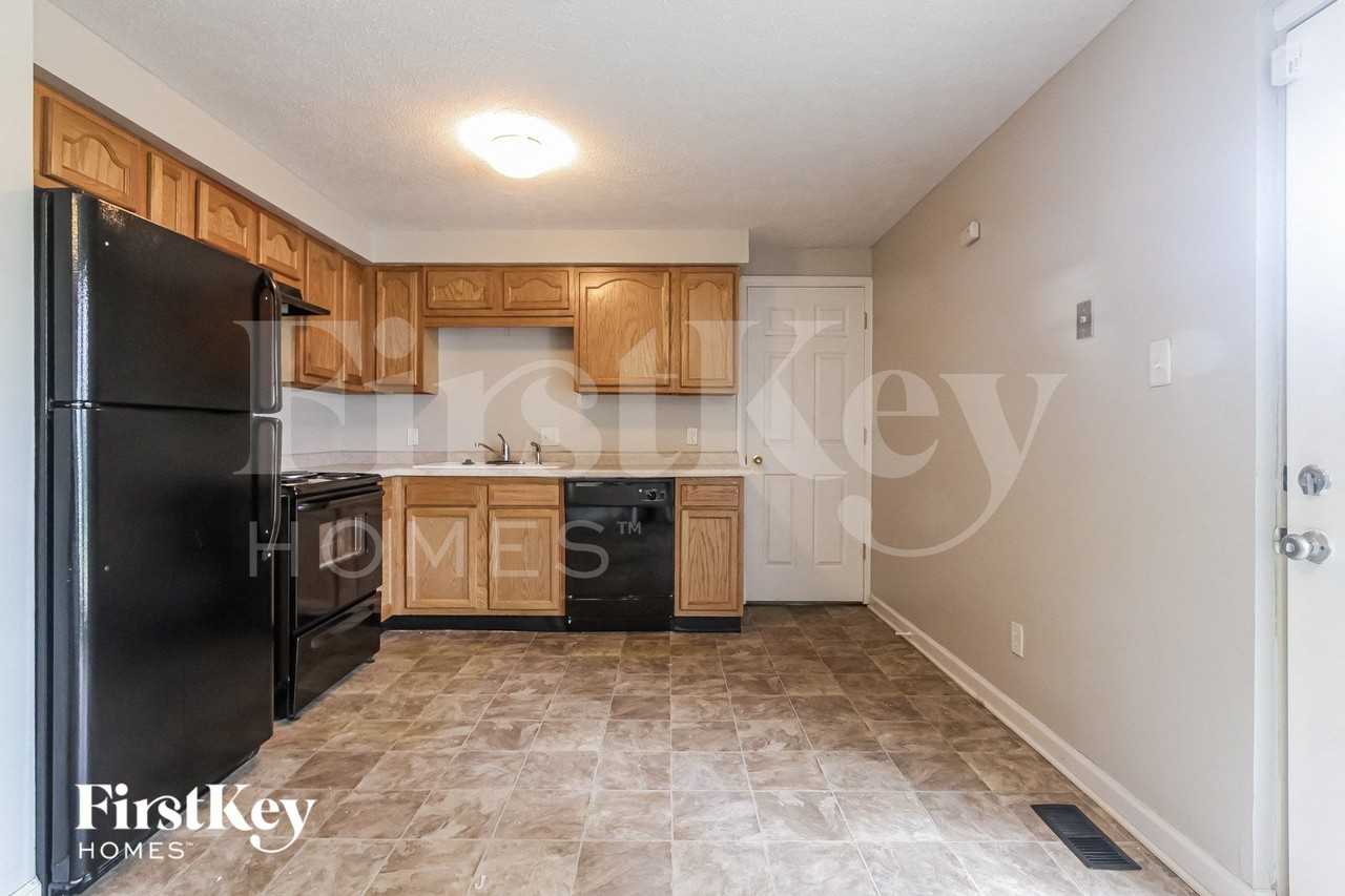 10245 Nassau Ln - Photo 5 of 15