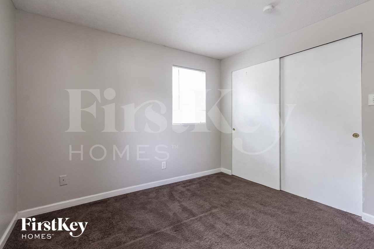 10245 Nassau Ln - Photo 6 of 15