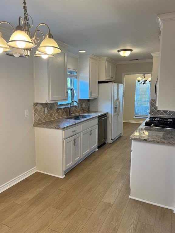 443 Lowell Ln - Photo 5 of 16