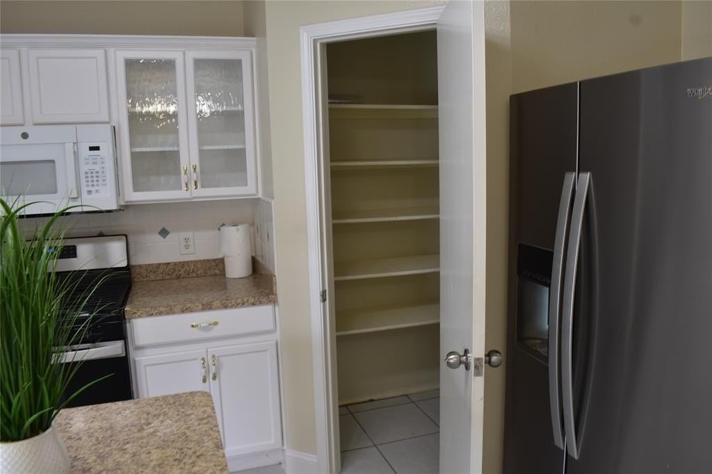 7018 Bridlewood Dr - Photo 7 of 22