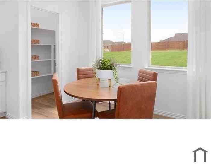 2138 Croton Ave - Photo 5 of 16