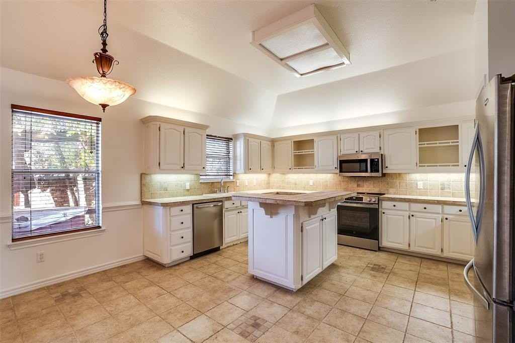 5901 River Bend Dr - Photo 5 of 16