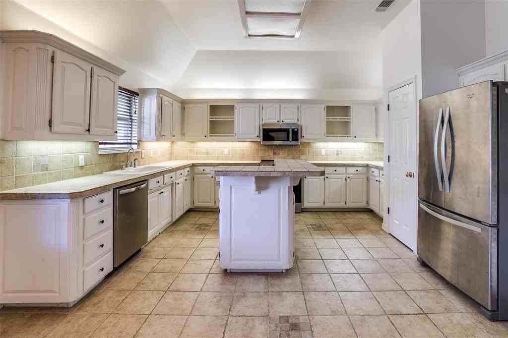 5901 River Bend Dr - Photo 6 of 16