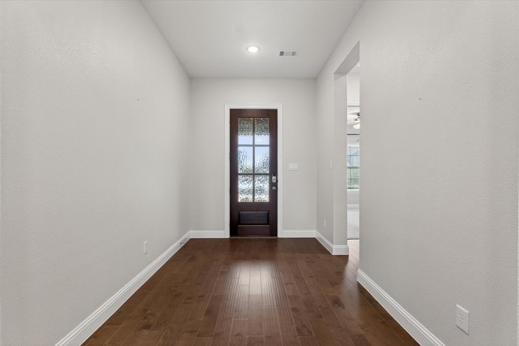 4825 Secluded Ct - Photo 5 of 39