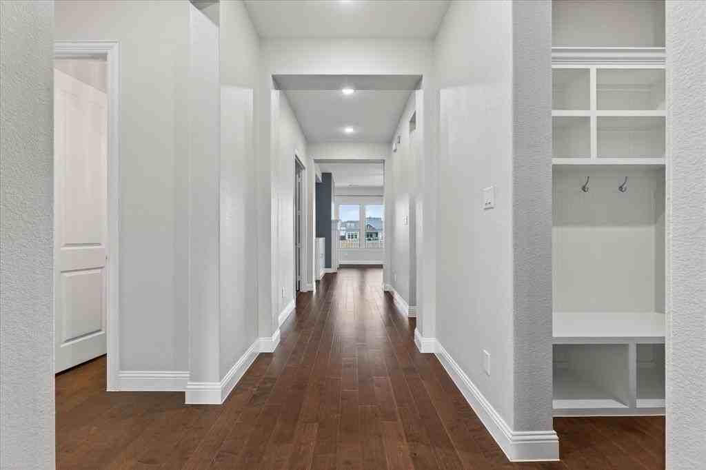 4825 Secluded Ct - Photo 6 of 39