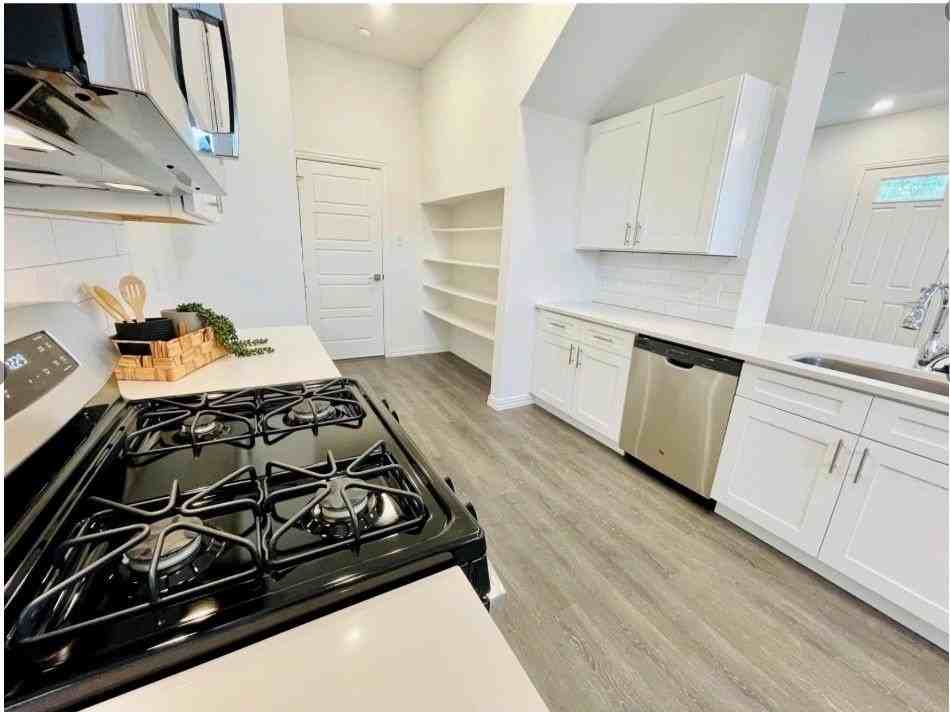 2214 Bent Oak Trl - Photo 4 of 18