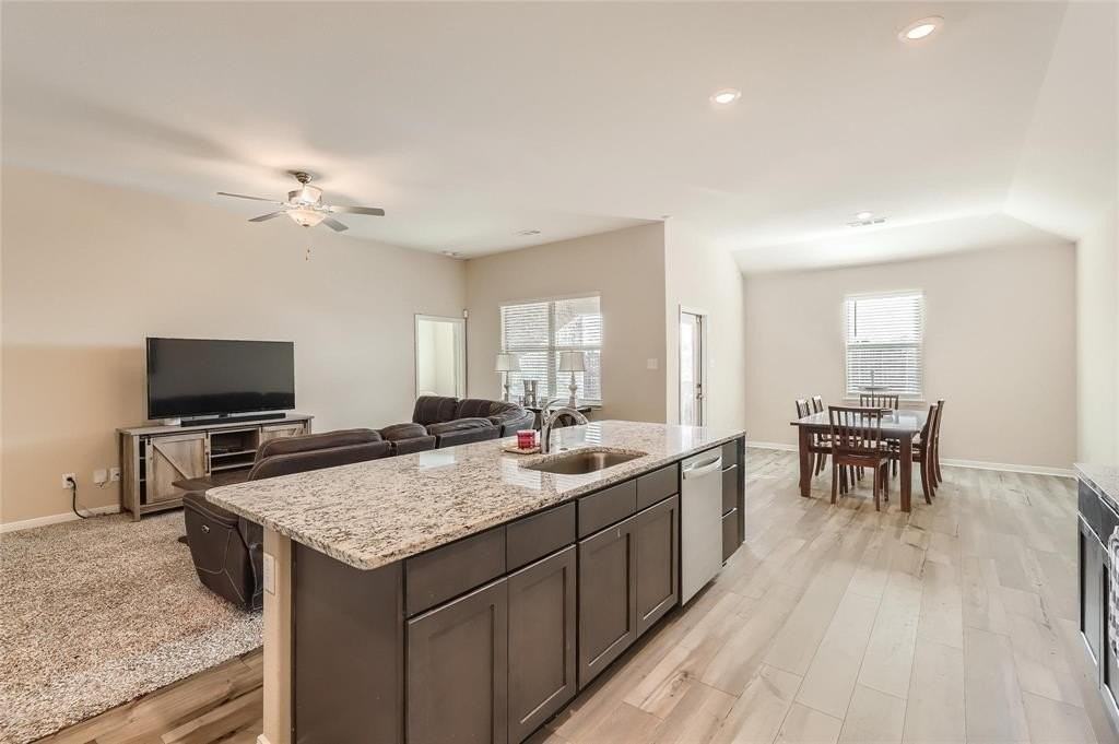 2215 Dahlia Way - Photo 7 of 21