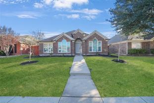 7108 Chateau Dr - Photo 1 of 1