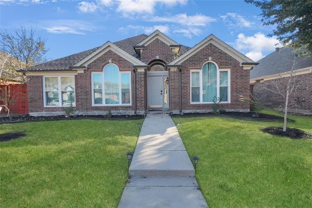 7108 Chateau Dr - Photo 2 of 24