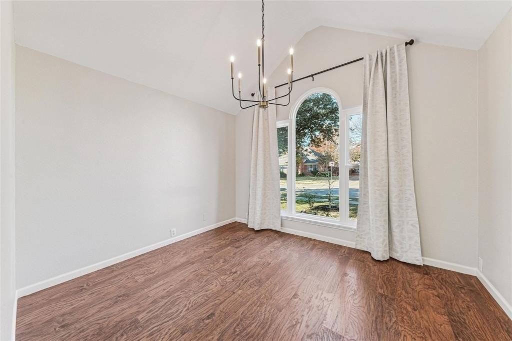 7108 Chateau Dr - Photo 5 of 24