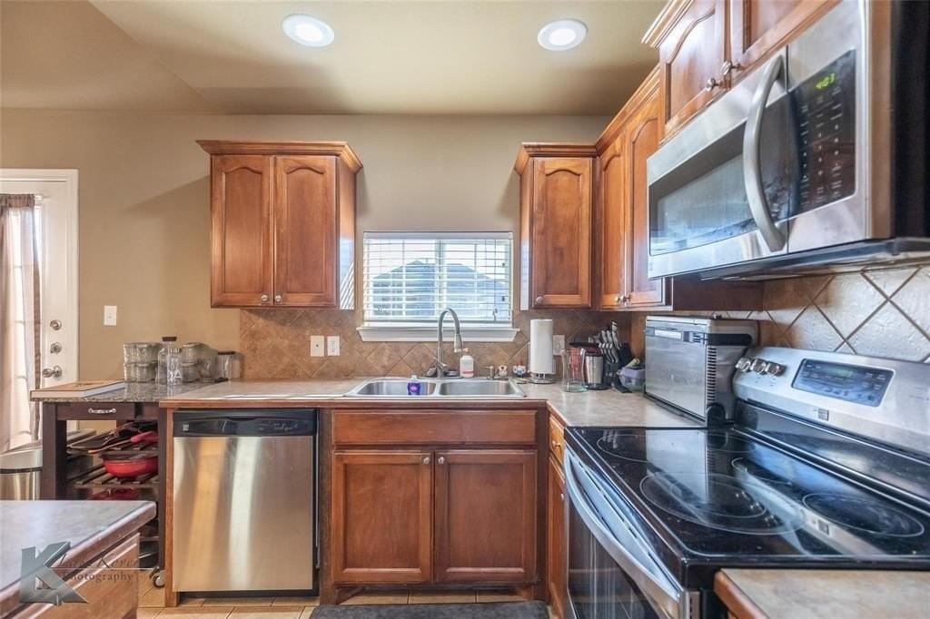 281 Sugarloaf Ave - Photo 6 of 10