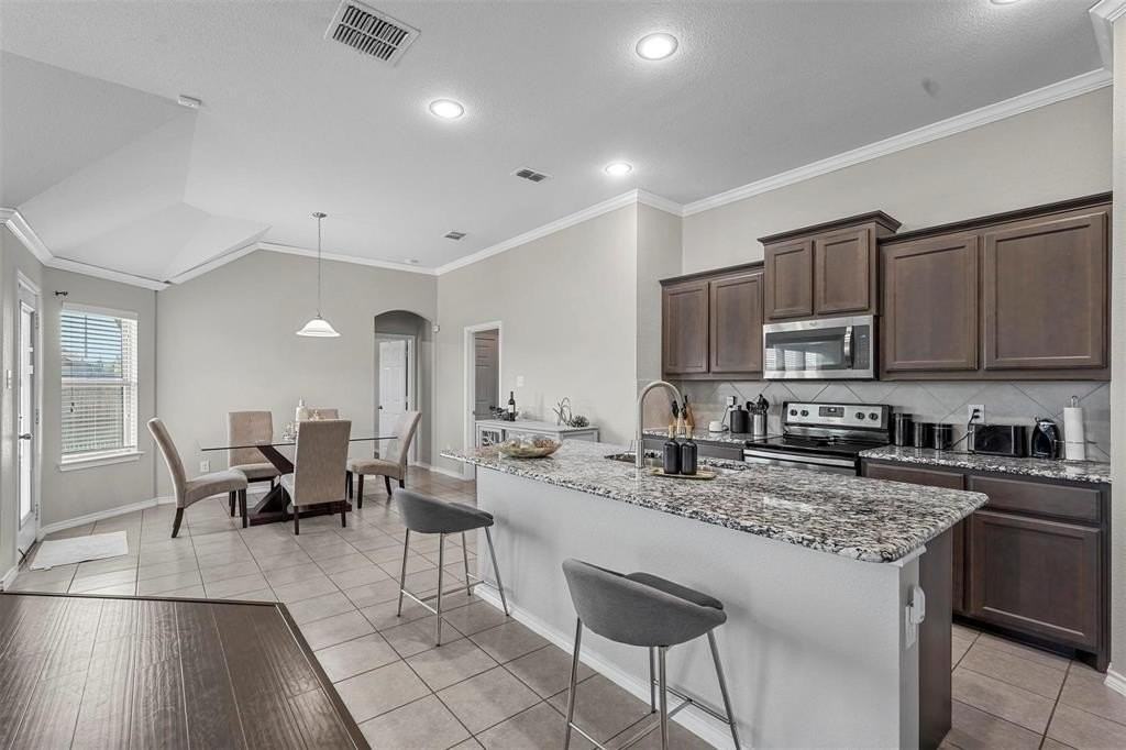 1948 Day Break Dr - Photo 4 of 25