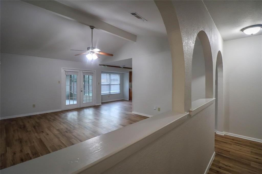 2213 Shady Brook Dr - Photo 3 of 18