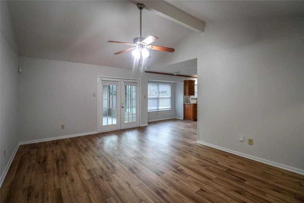 2213 Shady Brook Dr - Photo 4 of 18