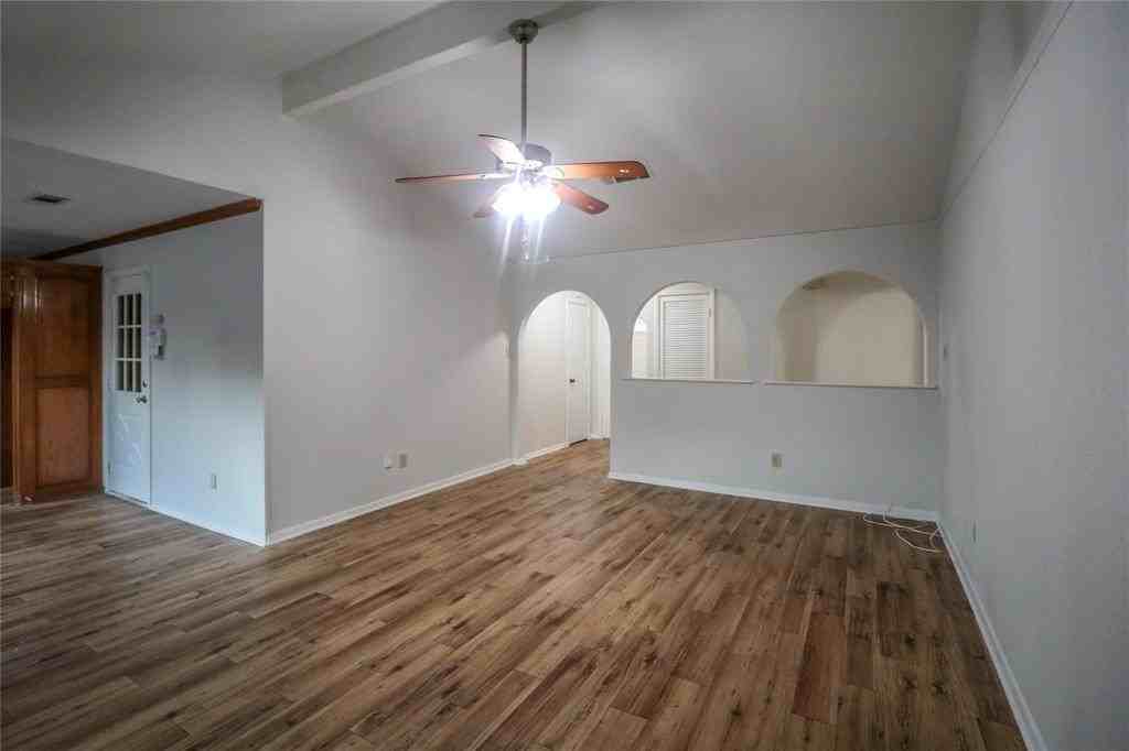 2213 Shady Brook Dr - Photo 5 of 18