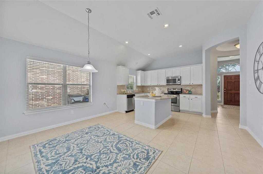 11913 Summer Springs Dr - Photo 6 of 21