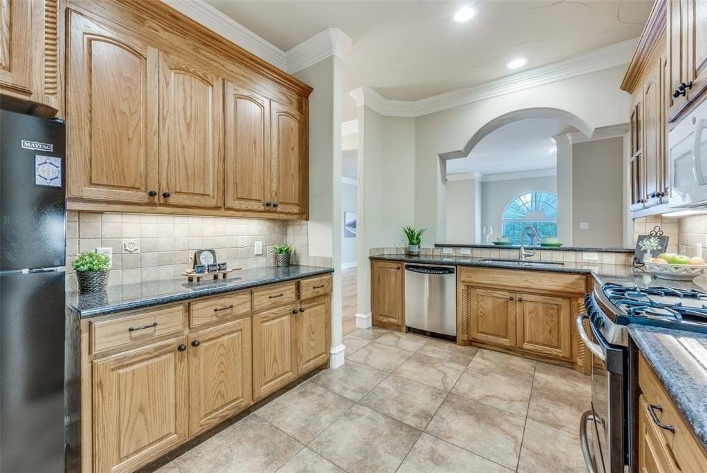 632 Rockingham Dr - Photo 6 of 39