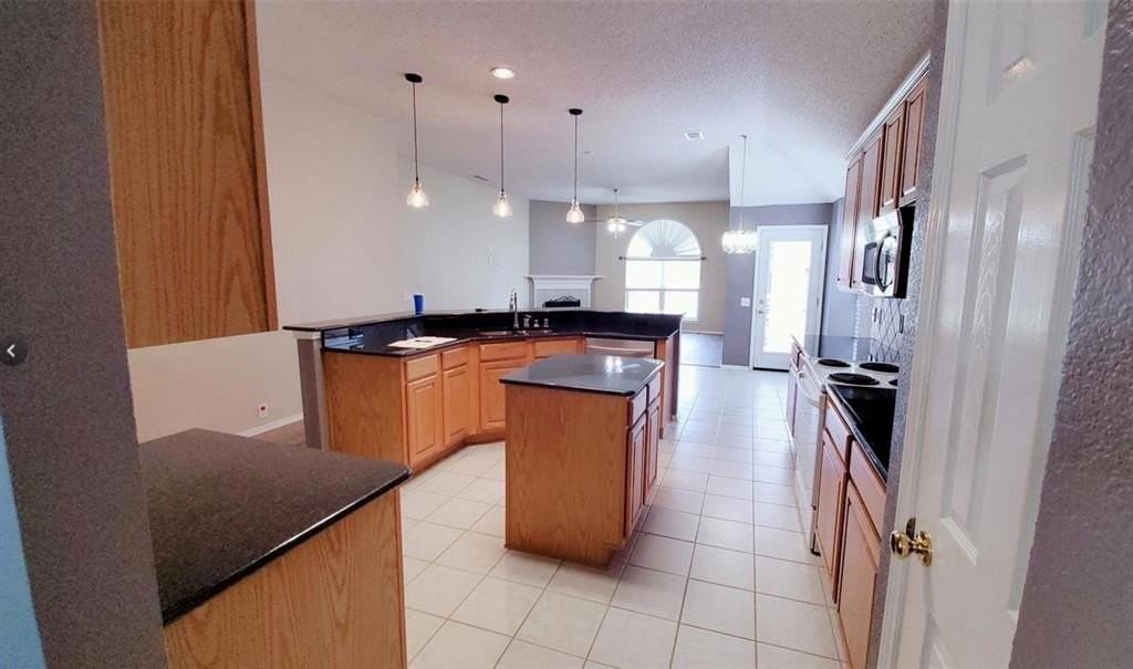 11458 Newberry Dr - Photo 4 of 7