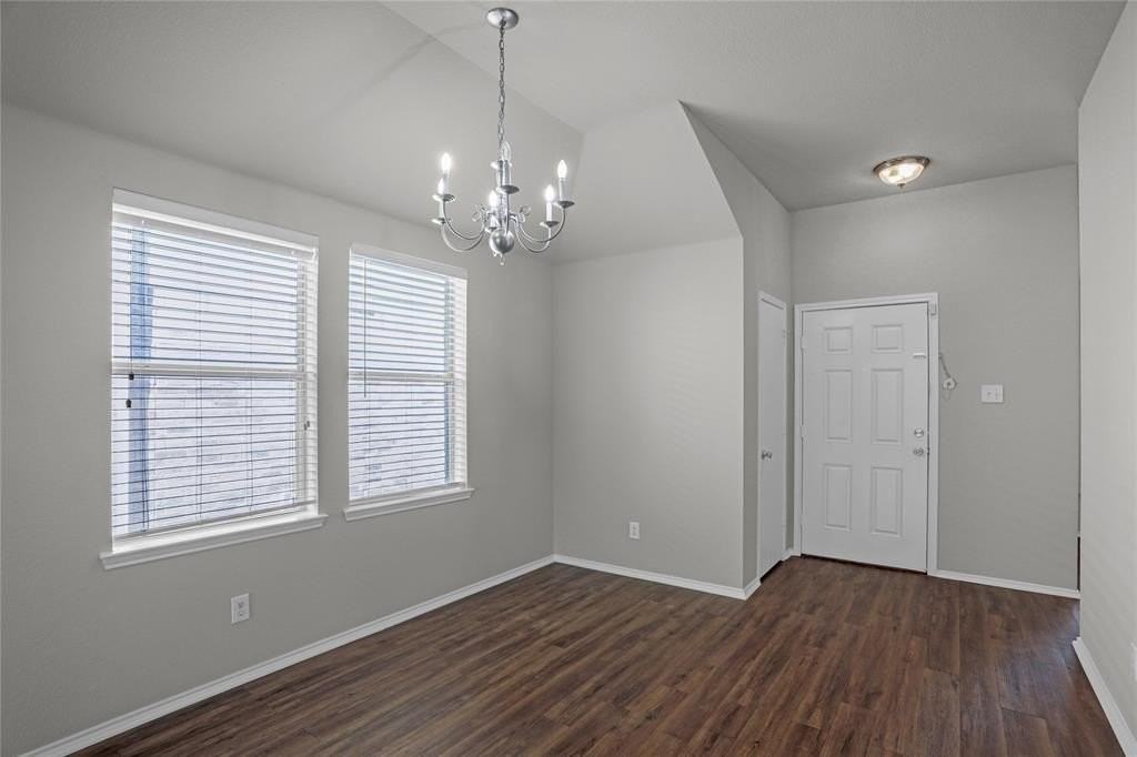 1708 Heron Dr - Photo 3 of 21