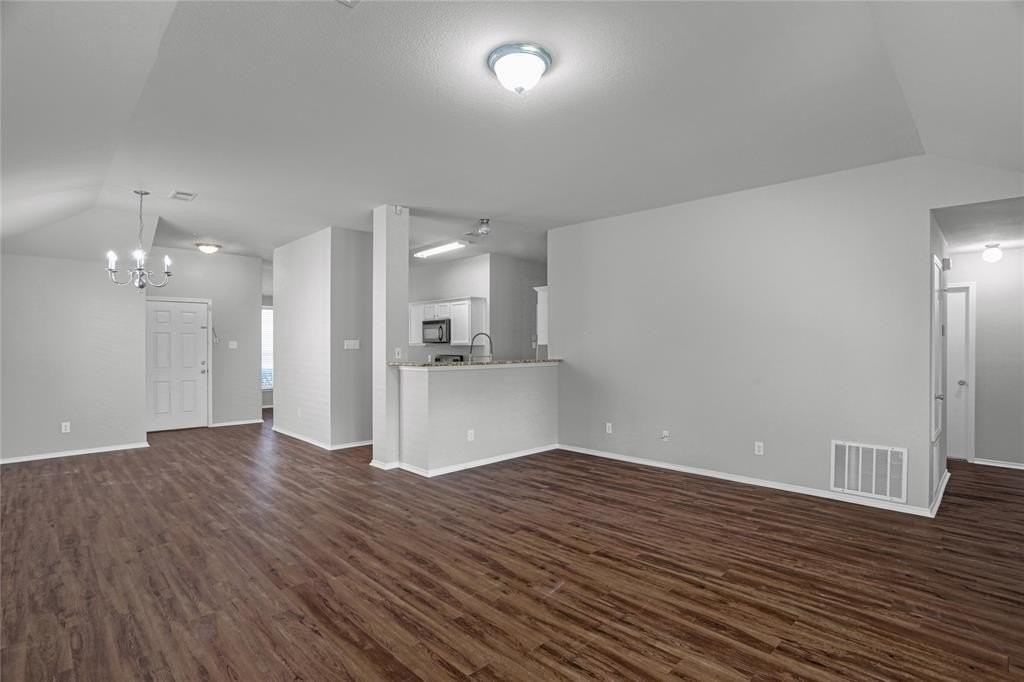 1708 Heron Dr - Photo 5 of 21