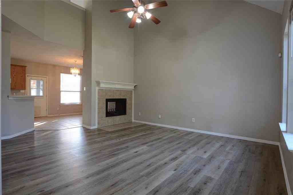 1400 Oakcrest Dr - Photo 4 of 18