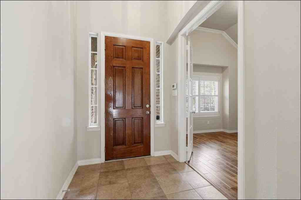 14775 Holly Leaf Dr - Photo 3 of 37