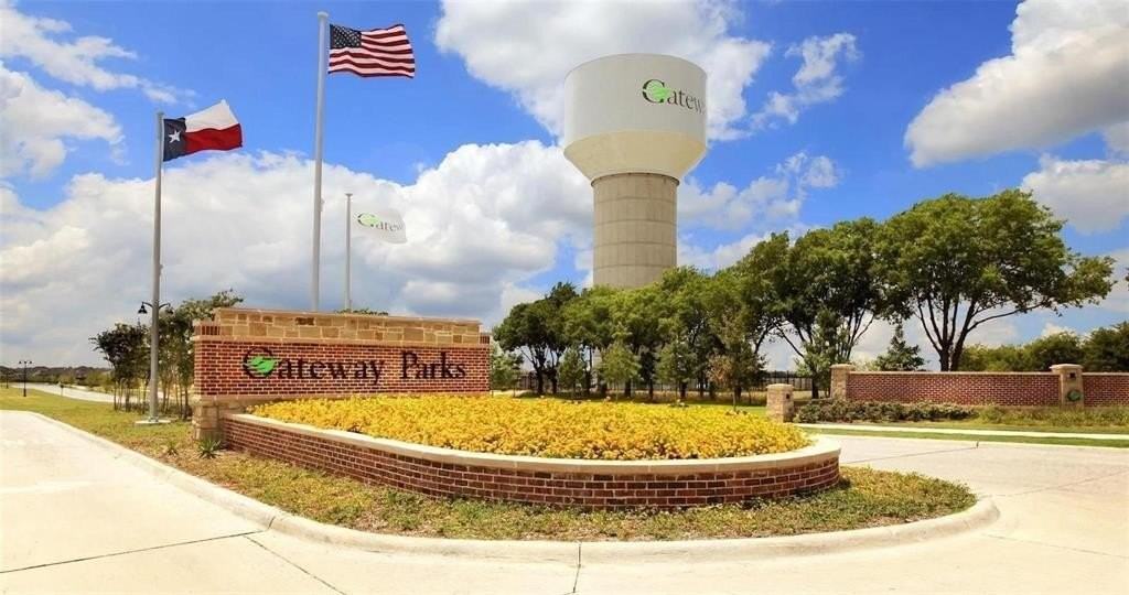 1885 Arbor Dr - Photo 2 of 9