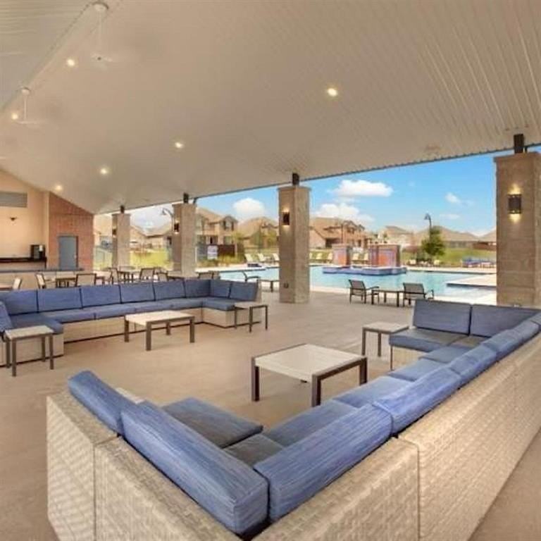 1885 Arbor Dr - Photo 6 of 9