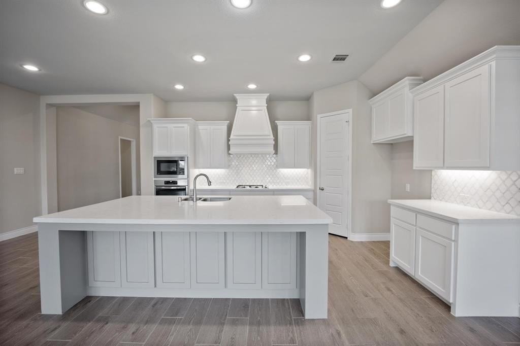 1417 Bird Cherry Ln - Photo 6 of 36