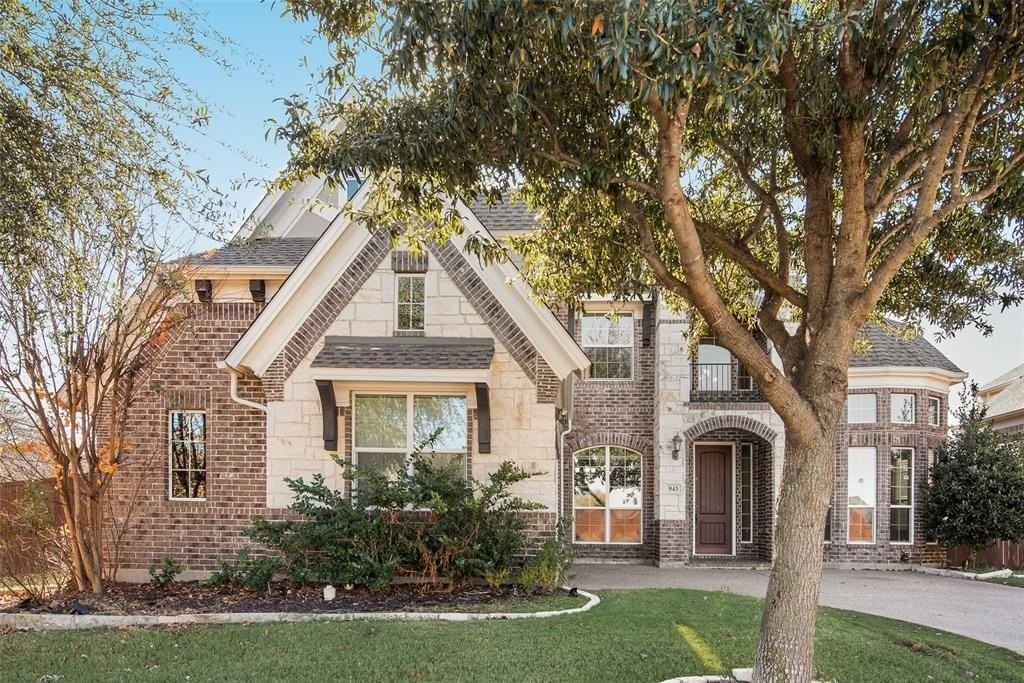 943 Abbott Ln - Photo 2 of 40