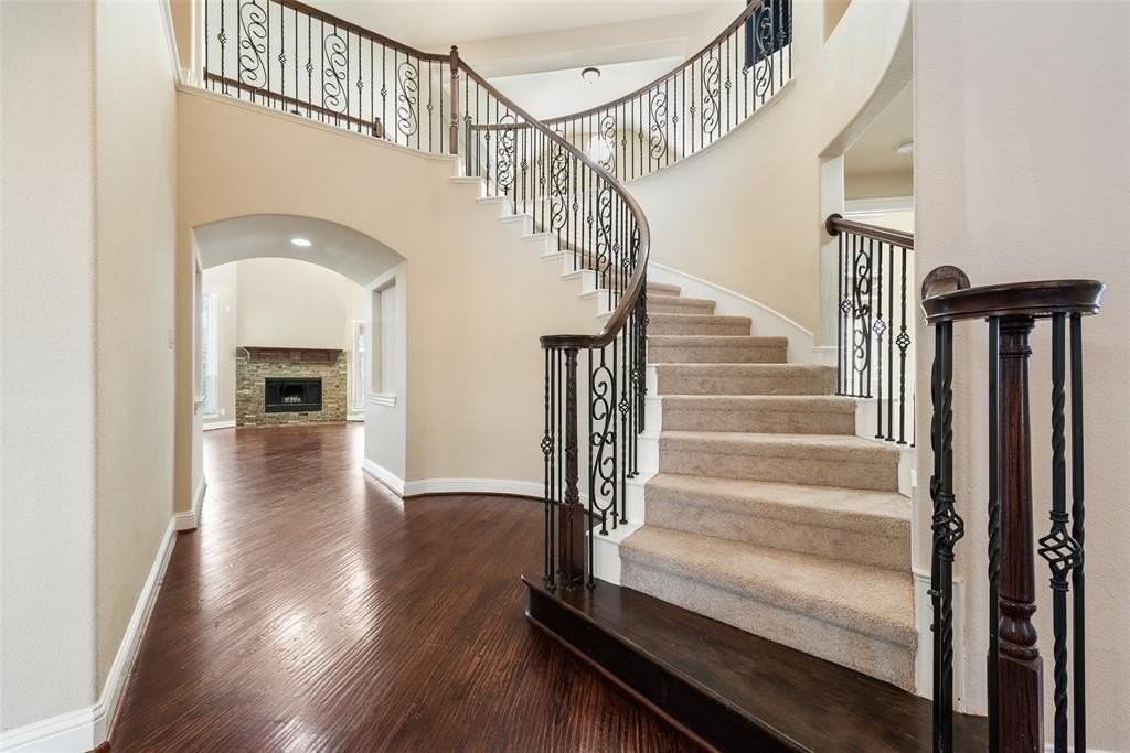 943 Abbott Ln - Photo 6 of 40