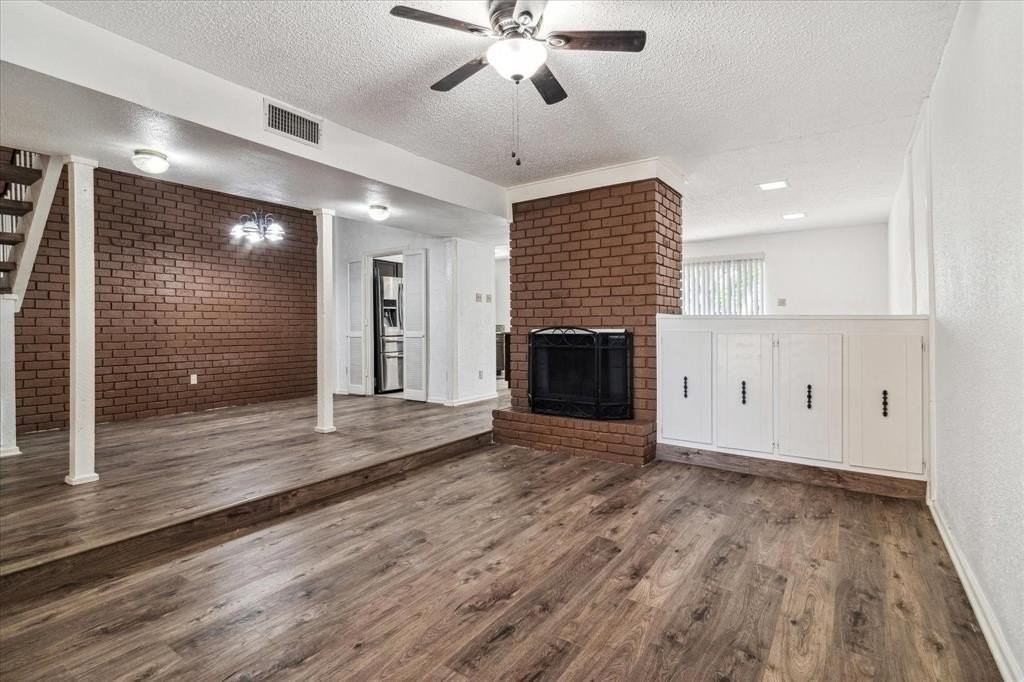 1302 Summerwood Ln - Photo 2 of 28