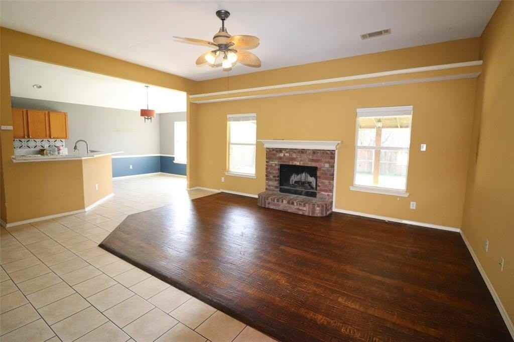 3311 Salmon St - Photo 3 of 27