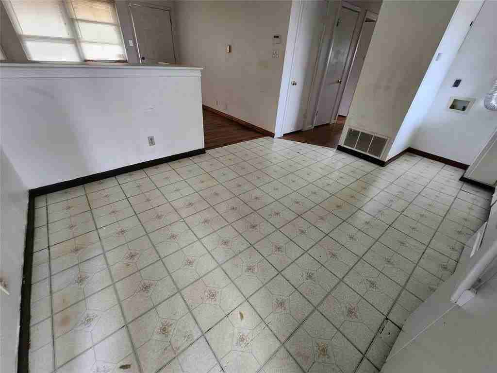 843 Harbor Dr - Photo 6 of 14