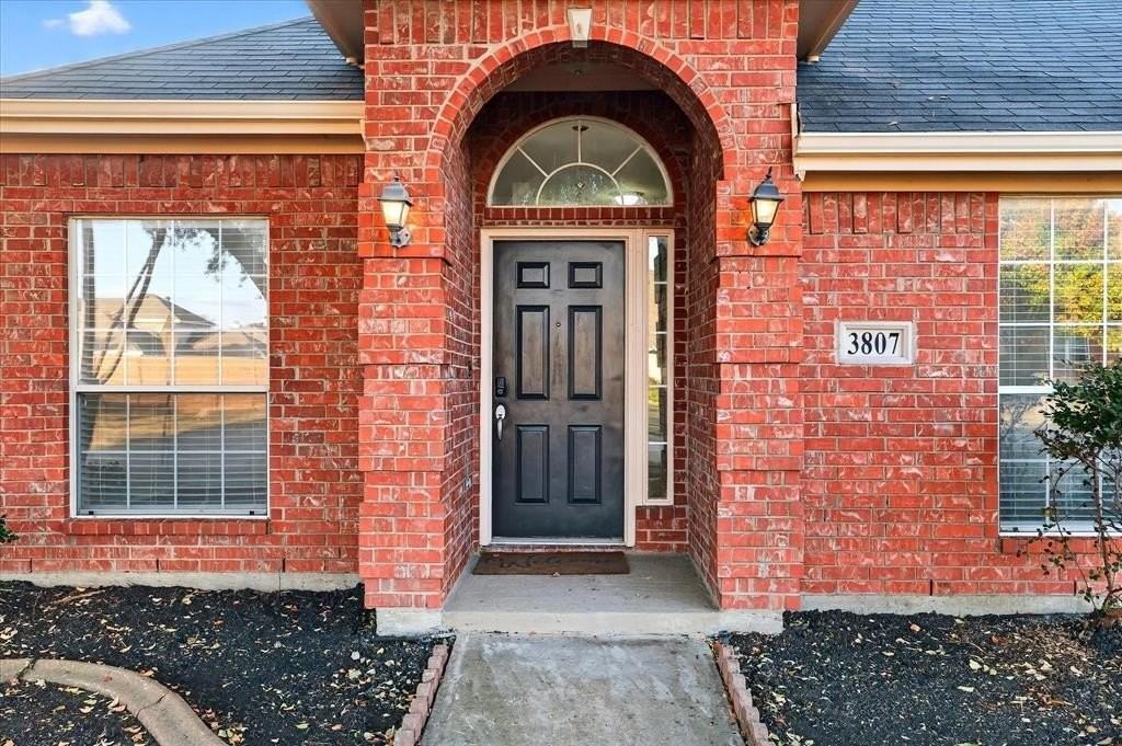 3807 Farmington Dr - Photo 4 of 40