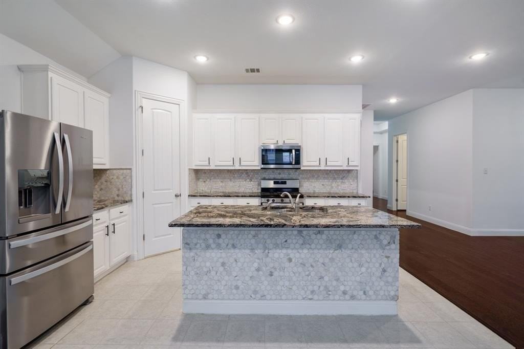 2144 Spencer Ln - Photo 5 of 31