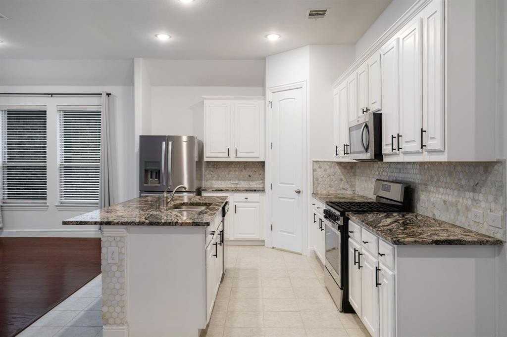 2144 Spencer Ln - Photo 6 of 31