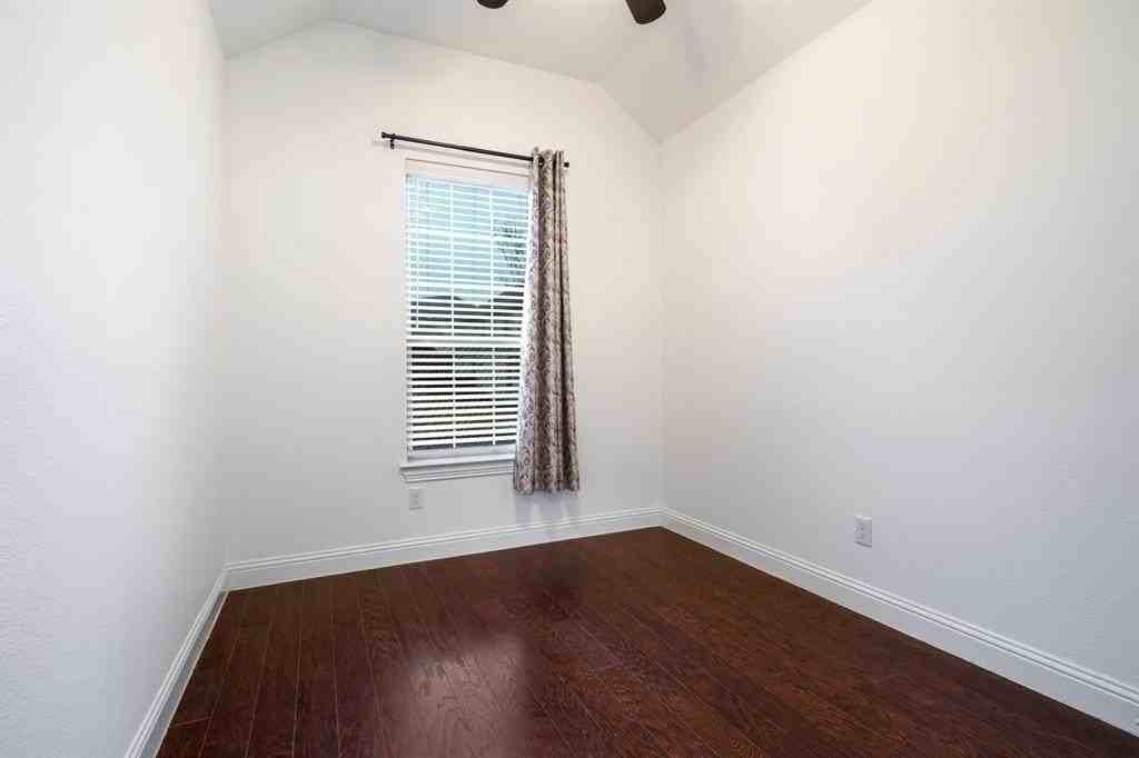 2144 Spencer Ln - Photo 7 of 31