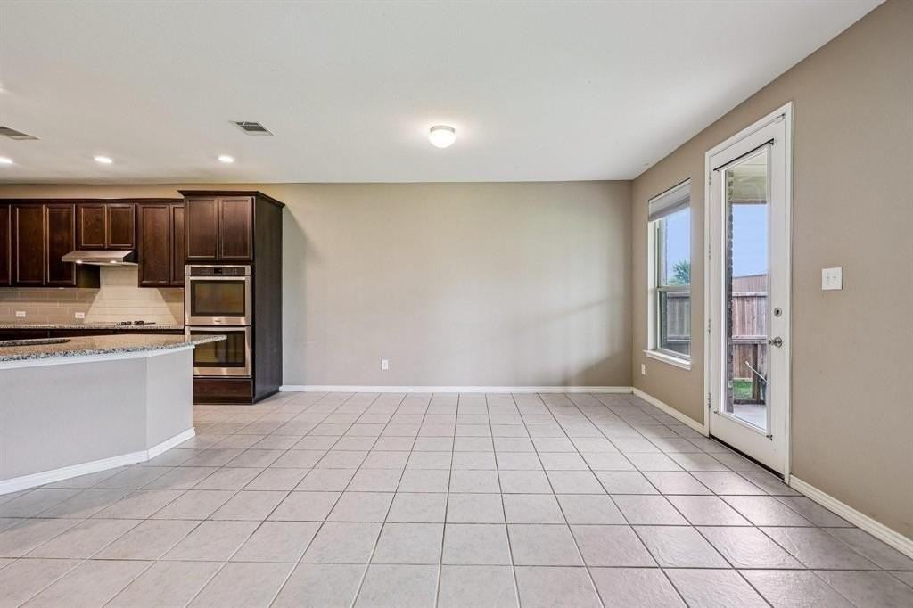 2712 Ryder Ln - Photo 3 of 26