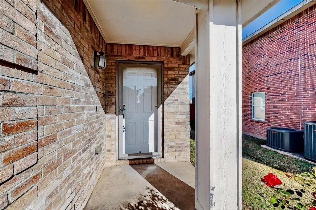 2016 Swenson Ct - Photo 4 of 26