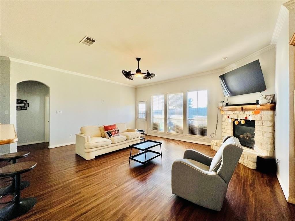 9220 Edgemont Dr - Photo 5 of 29