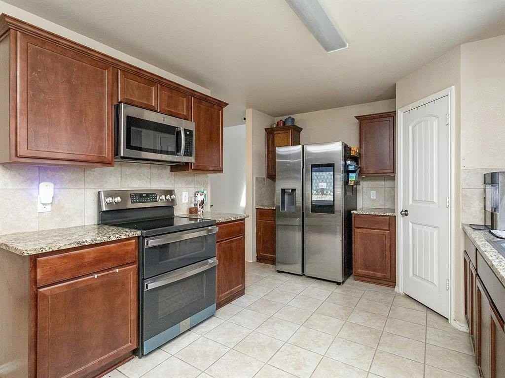 2320 Willard Way - Photo 6 of 26