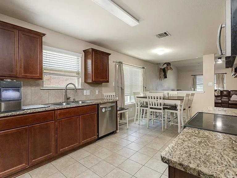 2320 Willard Way - Photo 7 of 26