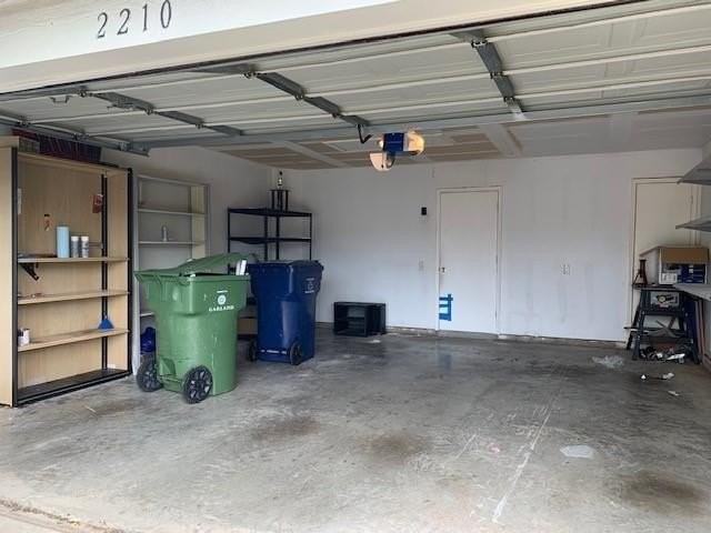 2210 Meredith Ln - Photo 5 of 6